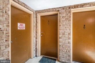 Building Photo - 3832 Bel Pre Rd