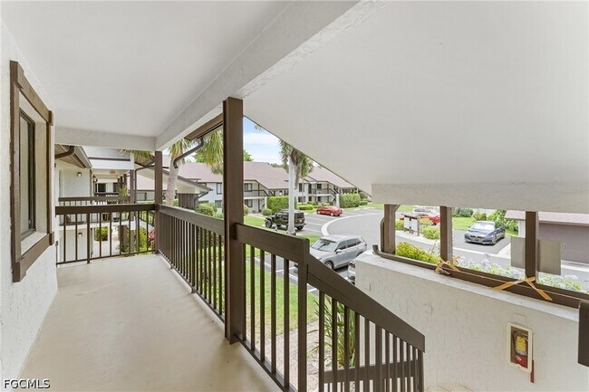 Foto del edificio - 700 Misty Pines Cir