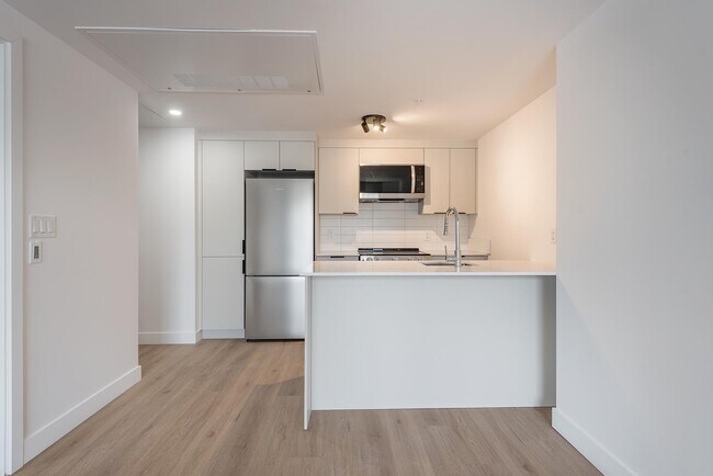 Building Photo - S309