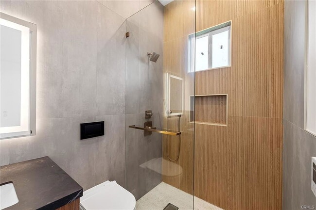 Foto del edificio - 17175 Rayen St