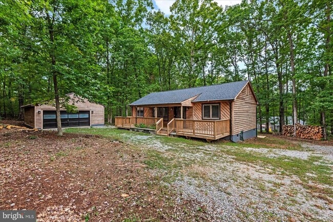 Building Photo - 65 Wades Run