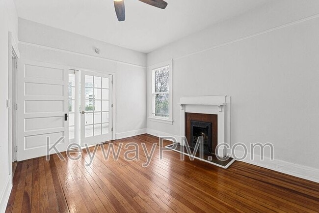 Building Photo - 938 Merry St