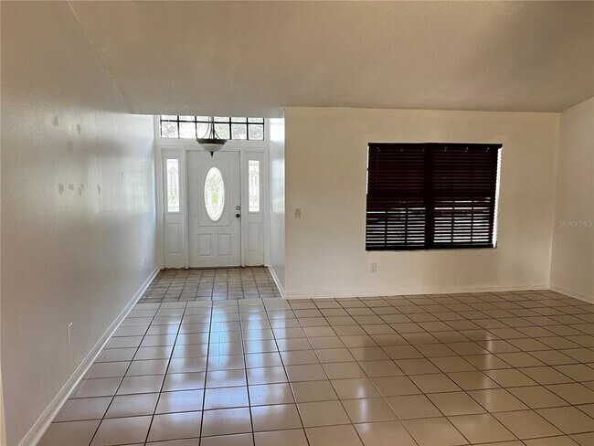 Foto del edificio - 304 Oak Ln Track