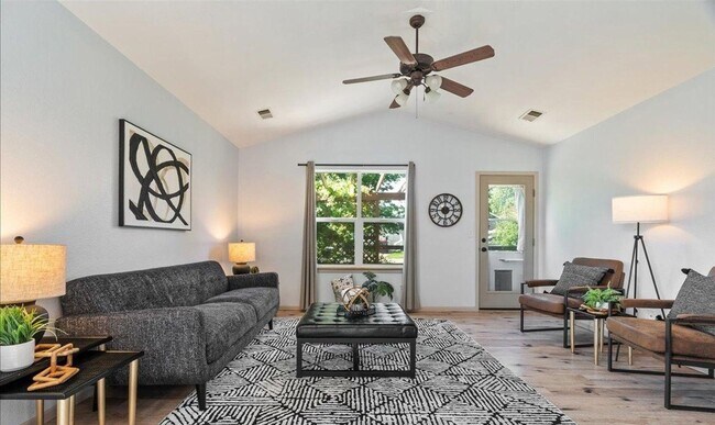 Building Photo - Beautiful 3 Bed/2 Bath Home in Fort Collins
