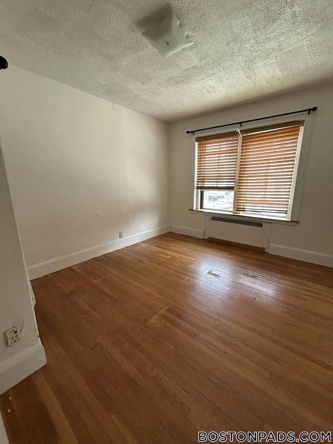 Building Photo - 1675 Beacon St