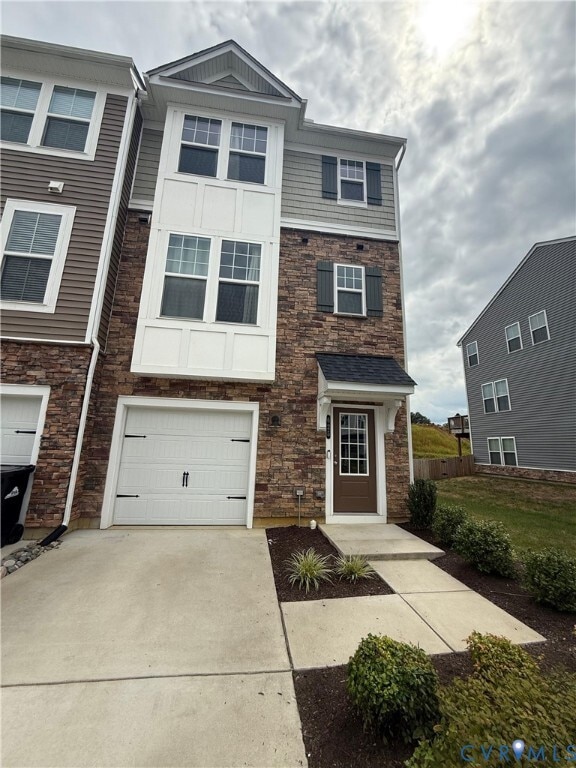 Building Photo - 625 Rivanna Hl Rd