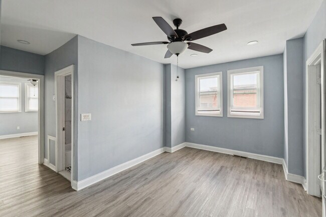 Sala de estar - 2537 E Ann St