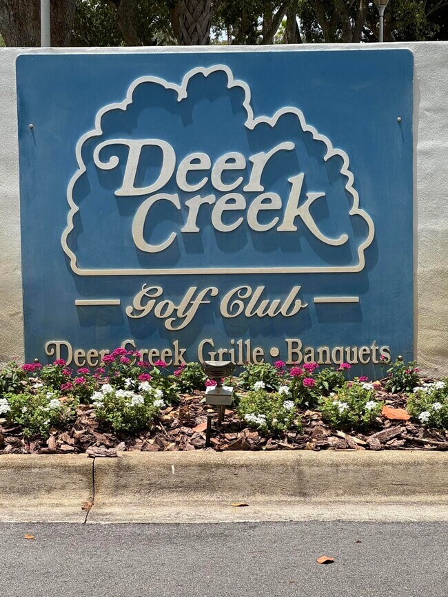 Foto del edificio - 297 Deer Creek Blvd