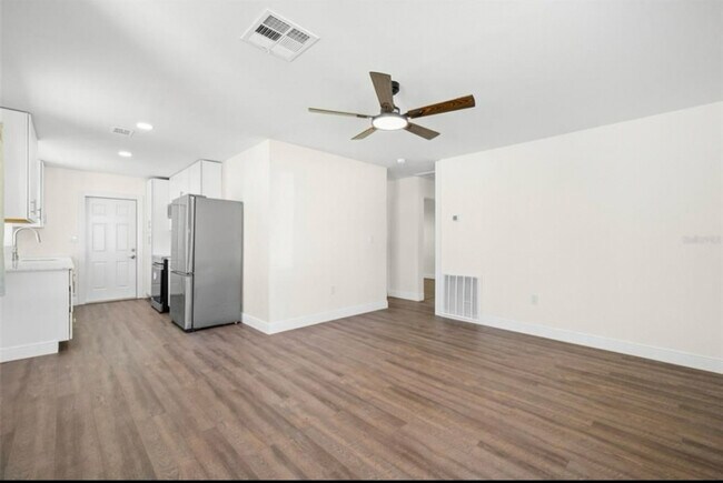 Building Photo - 185-187 38th Ave SE