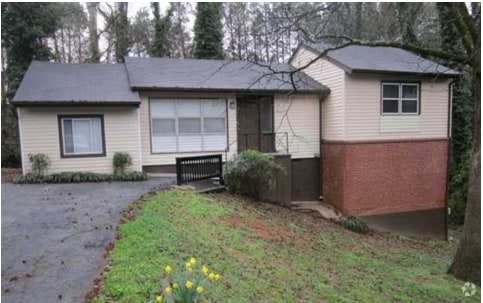 Building Photo - 5075 Fairmont Rd SE