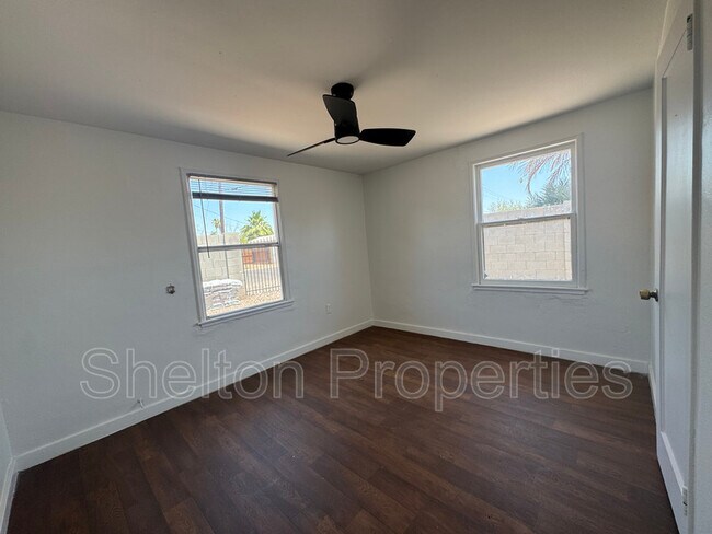 Foto del edificio - 2047 E Virginia Ave