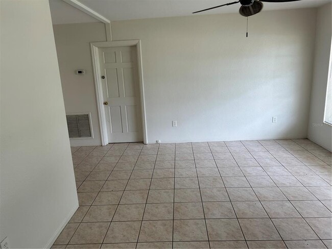 Building Photo - 65 Lake Shore Dr