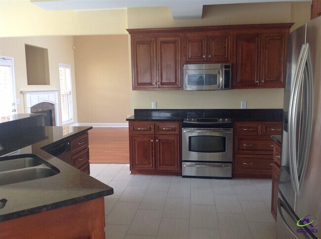 Foto del edificio - 300 Pembroke Pointe