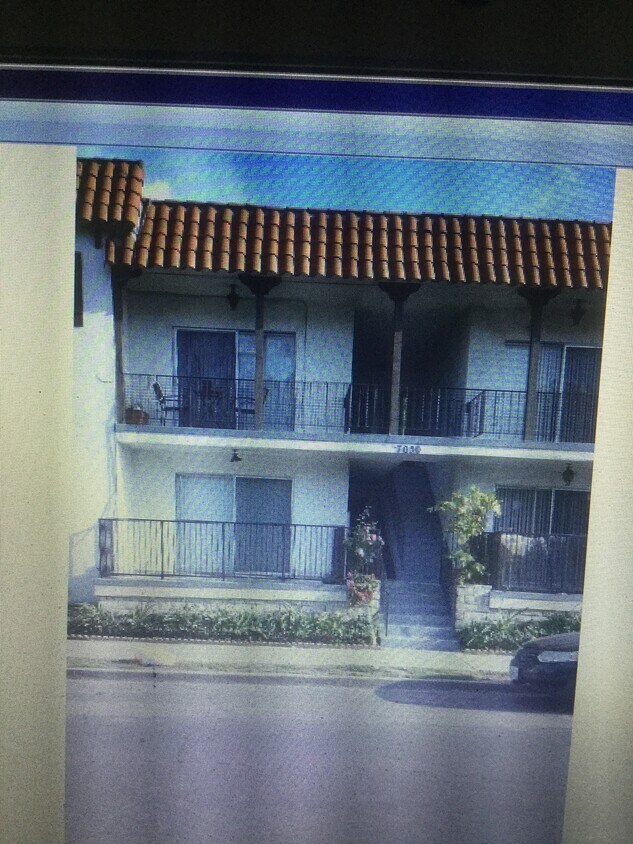 Primary Photo - 7050 Waring Ave