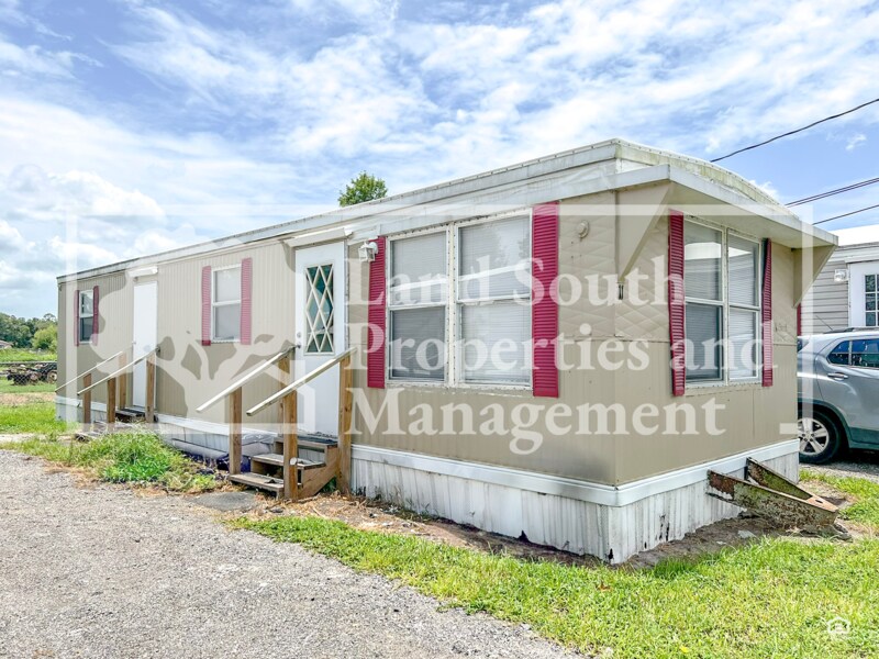 Primary Photo - 425 Longfellow Blvd