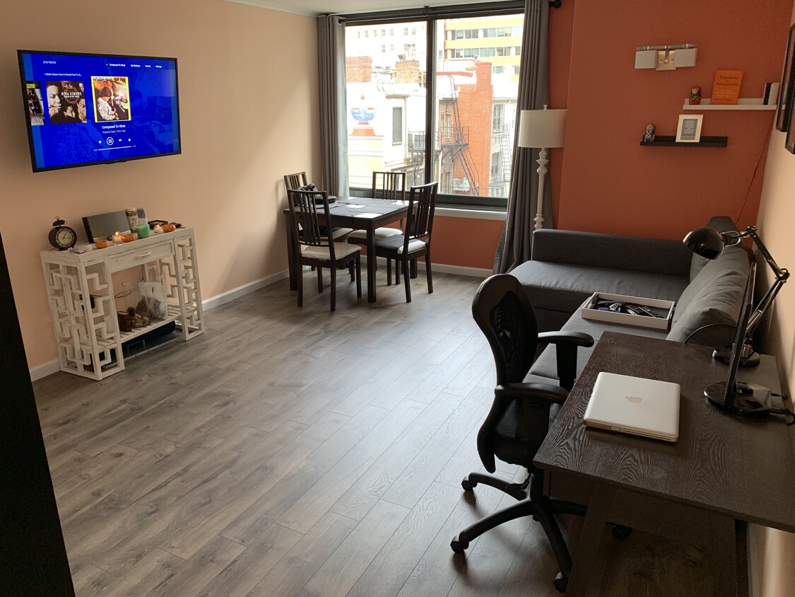 Photo - 1301 20th St NW (Washington, DC)