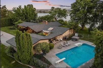 Building Photo - 10304 W Court St