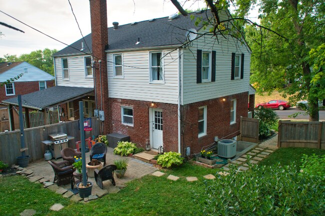 Building Photo - 2711 Farnsworth Dr