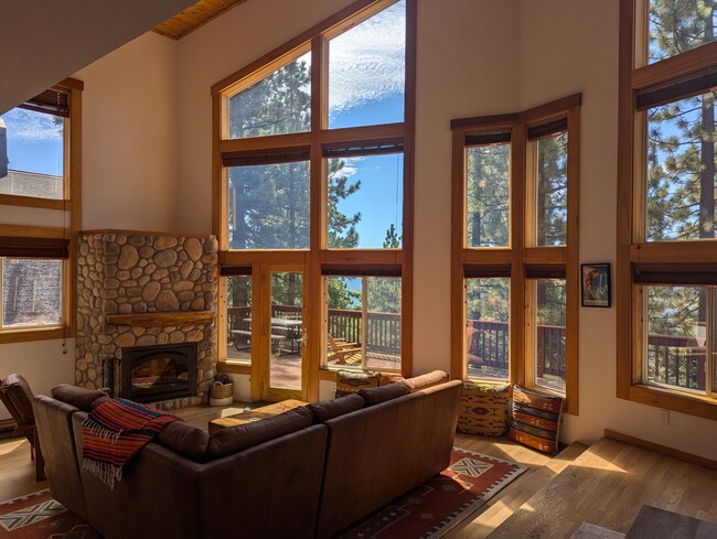 Building Photo - 11924 Skislope Way