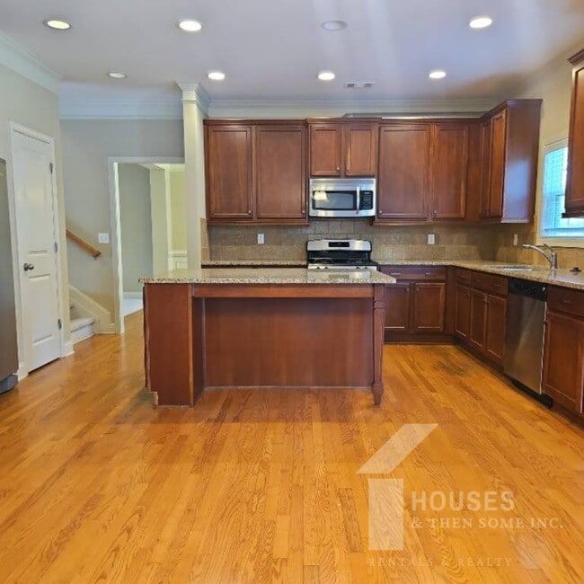 Building Photo - 204 Wild Meadow Dr