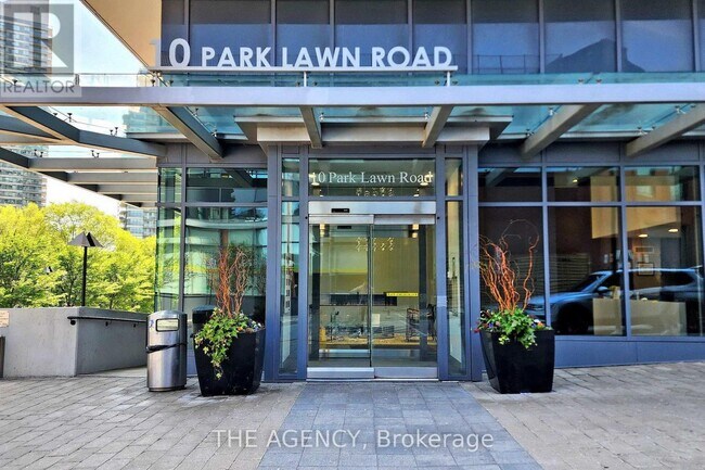 Photo du bâtiment - 10 Park Lawn Rd