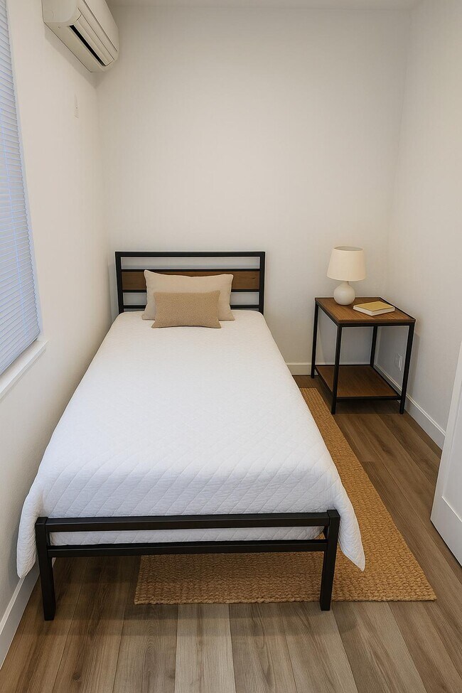 Foto del edificio - 1336 W 22nd St