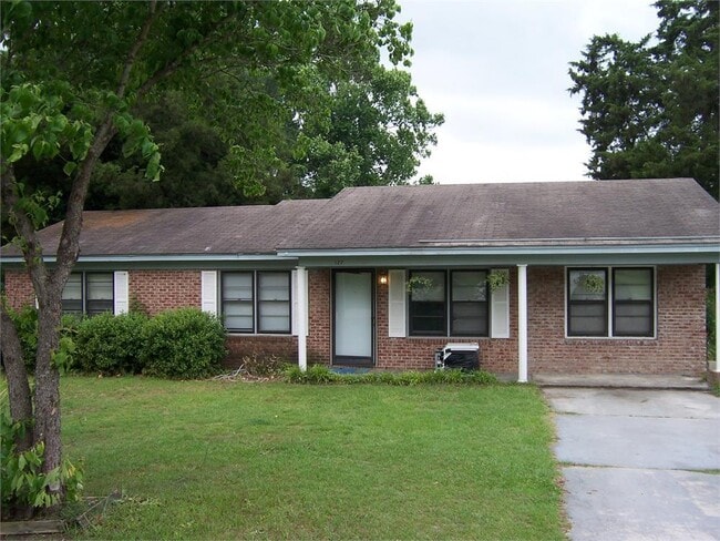 Building Photo - 127 Gentilly Dr