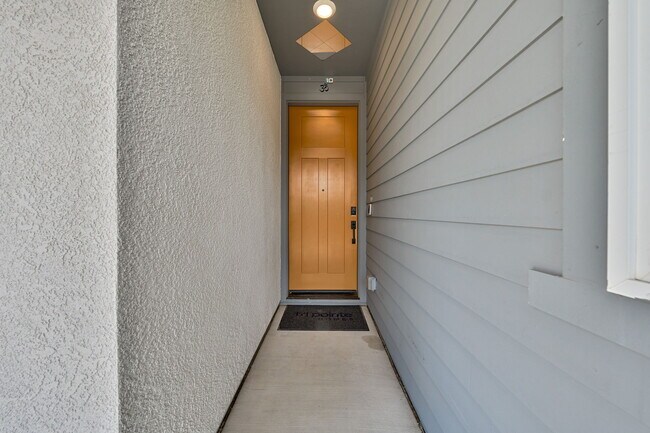 Foto del edificio - 4522 Drowsy Water Way