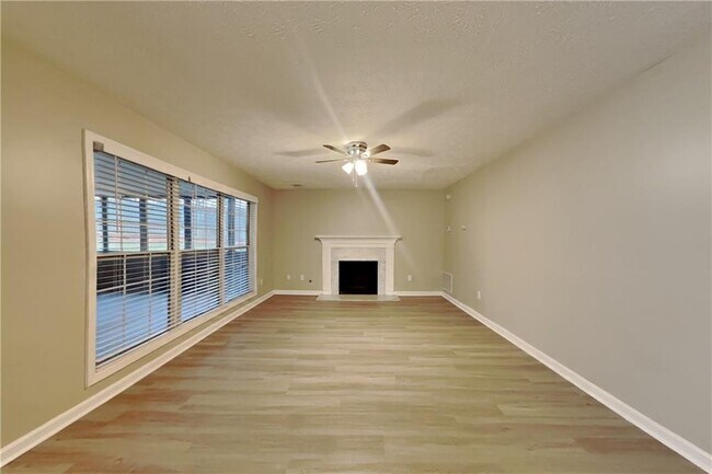 Foto del edificio - 1464 Claredon Dr NW