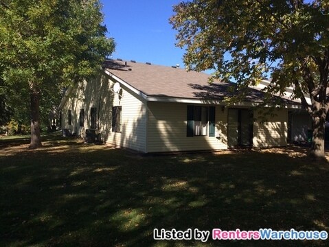 Building Photo - 3831 Heather Dr