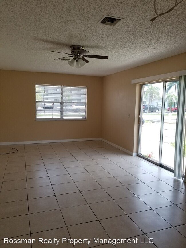Building Photo - 4816 Triton Ct E