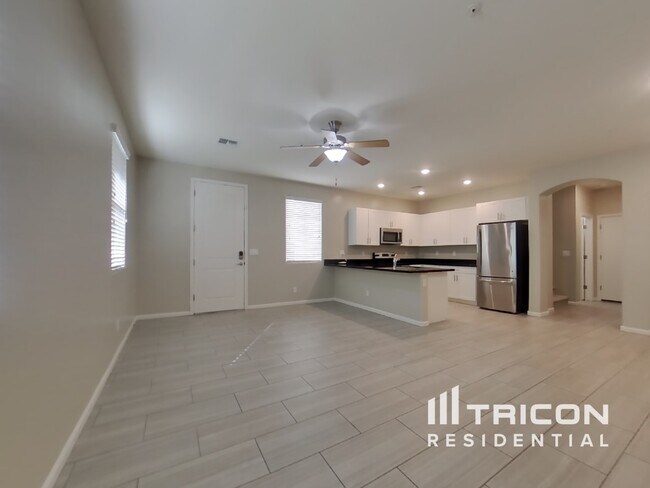 Foto del edificio - 12583 W Gentle Rain Rd