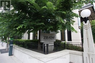 Building Photo - 235 Kent St