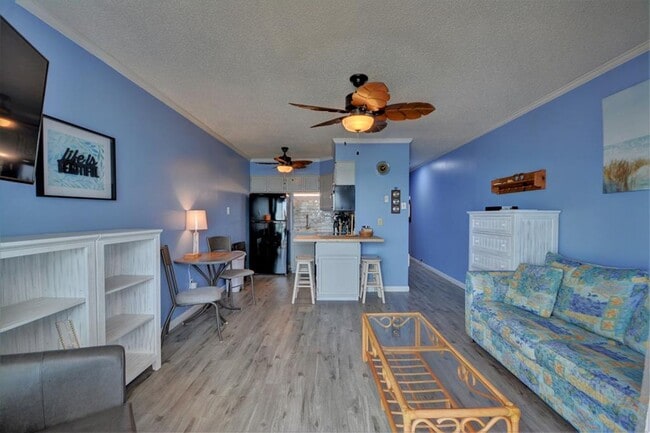 Building Photo - Ocean Front 1 Bedroom Condo