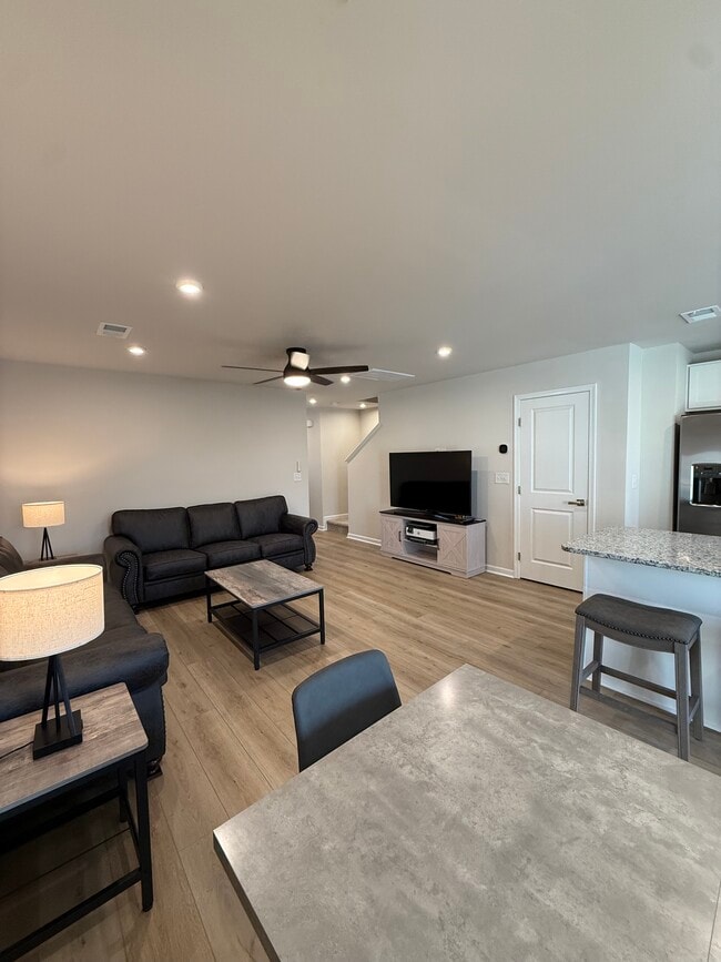 Foto del edificio - 338 Myrtle Meadows Dr