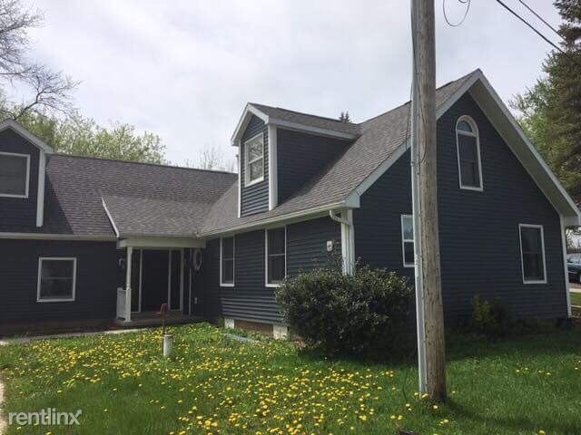 Primary Photo - 415 Lakeview St