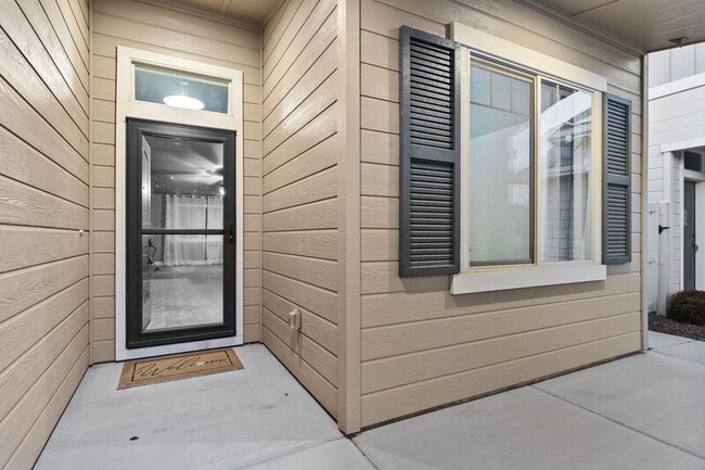 Building Photo - 5070 W Torana Dr