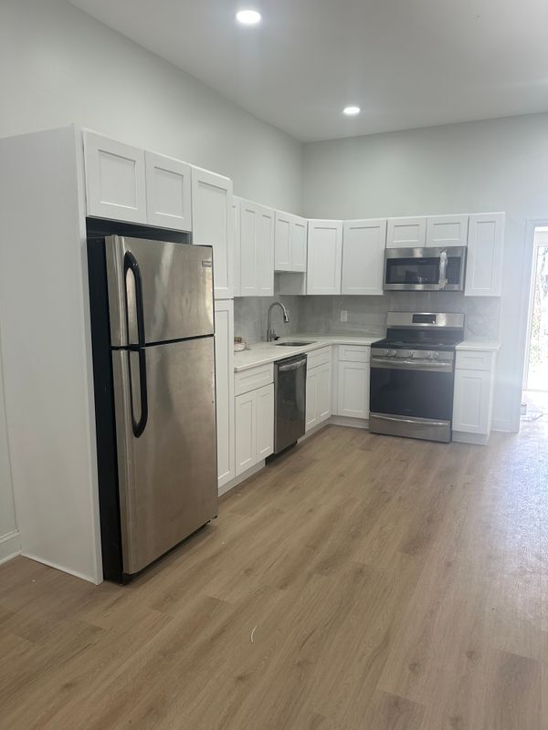 Foto del edificio - 2233 W Oakdale St