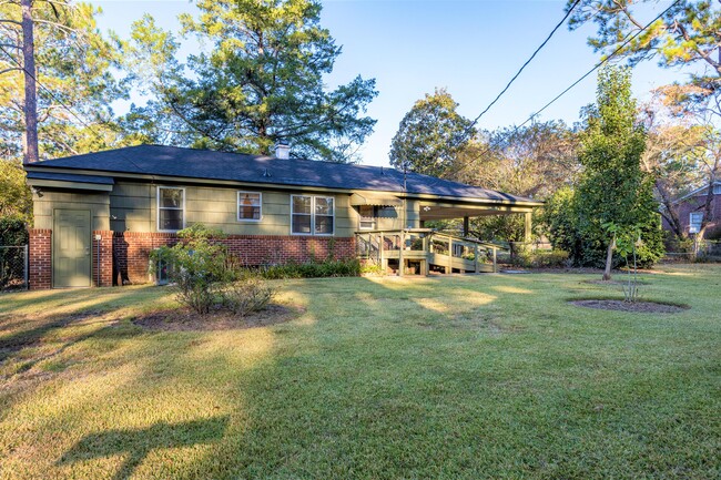 Building Photo - 1902 Groveland Rd