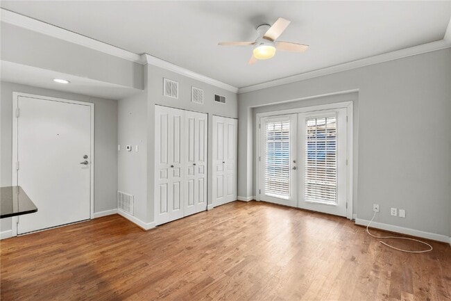 Foto del edificio - 5675 Waterman Blvd