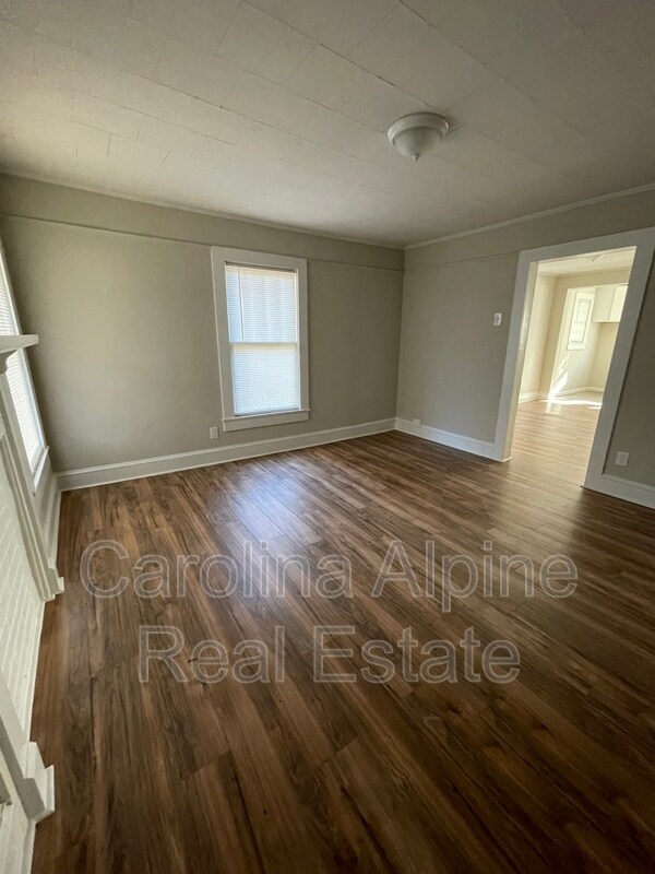Building Photo - 127 Wood Ave