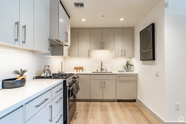 2BR, 2BA - 1,160 SF - Villa Bel Air