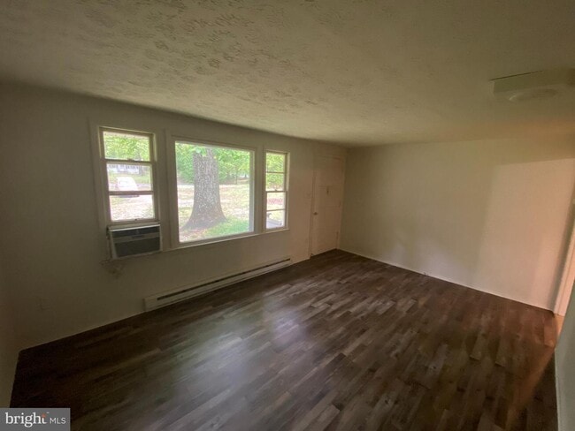 Building Photo - 26271 Chaucer St