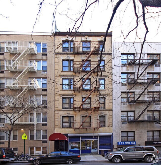 Foto del edificio - 317 E 75th St
