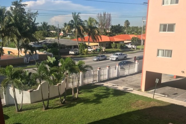 Front - 2491 NW 135th St