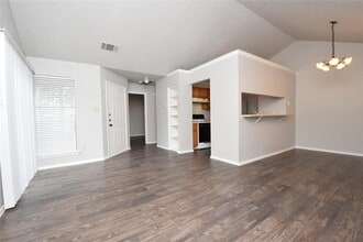 Building Photo - 12309 Dellrey Dr