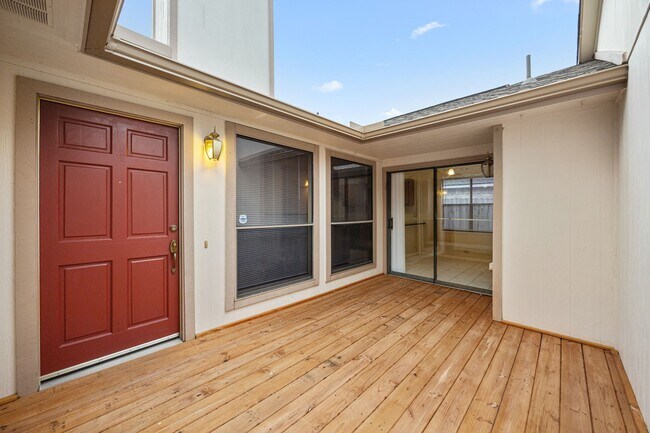 Foto del edificio - 2122 Echo Ridge