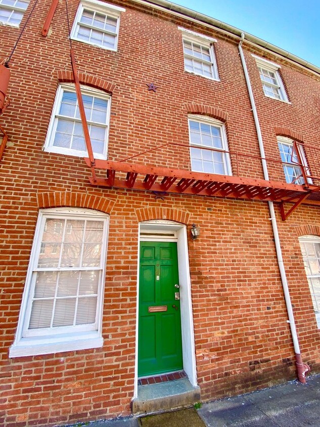 Primary Photo - Modern One-Bedroom Federal Hill Apartment