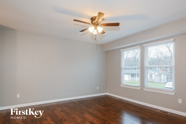 Foto del edificio - 22 Oak Forest Dr