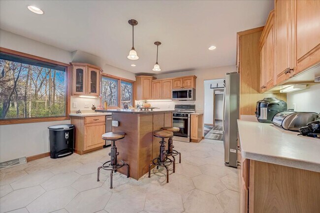 Foto del edificio - Spacious Elm Grove 3BR/2BA Ranch Single Fa...